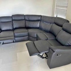 Limited time offer: exclusive deals on sectionals| Finance and delivery available!