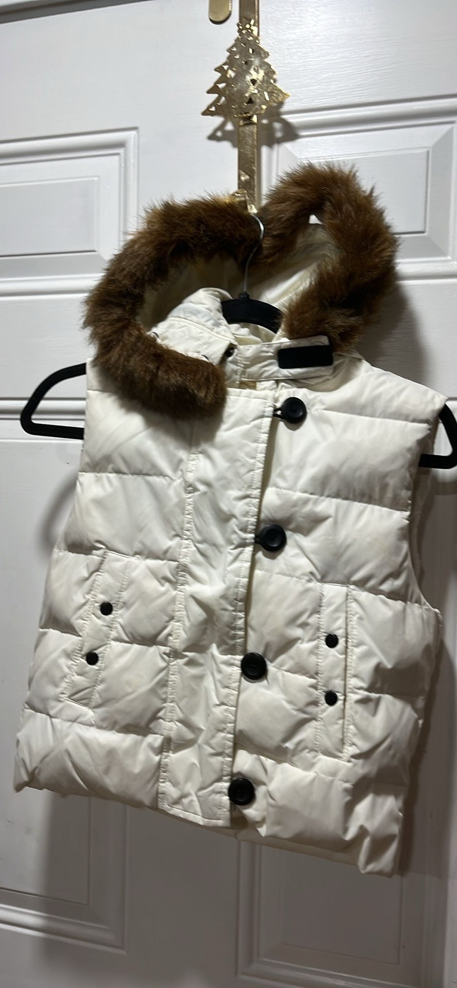 Gap Beige Puffer Vest White Faux Fur