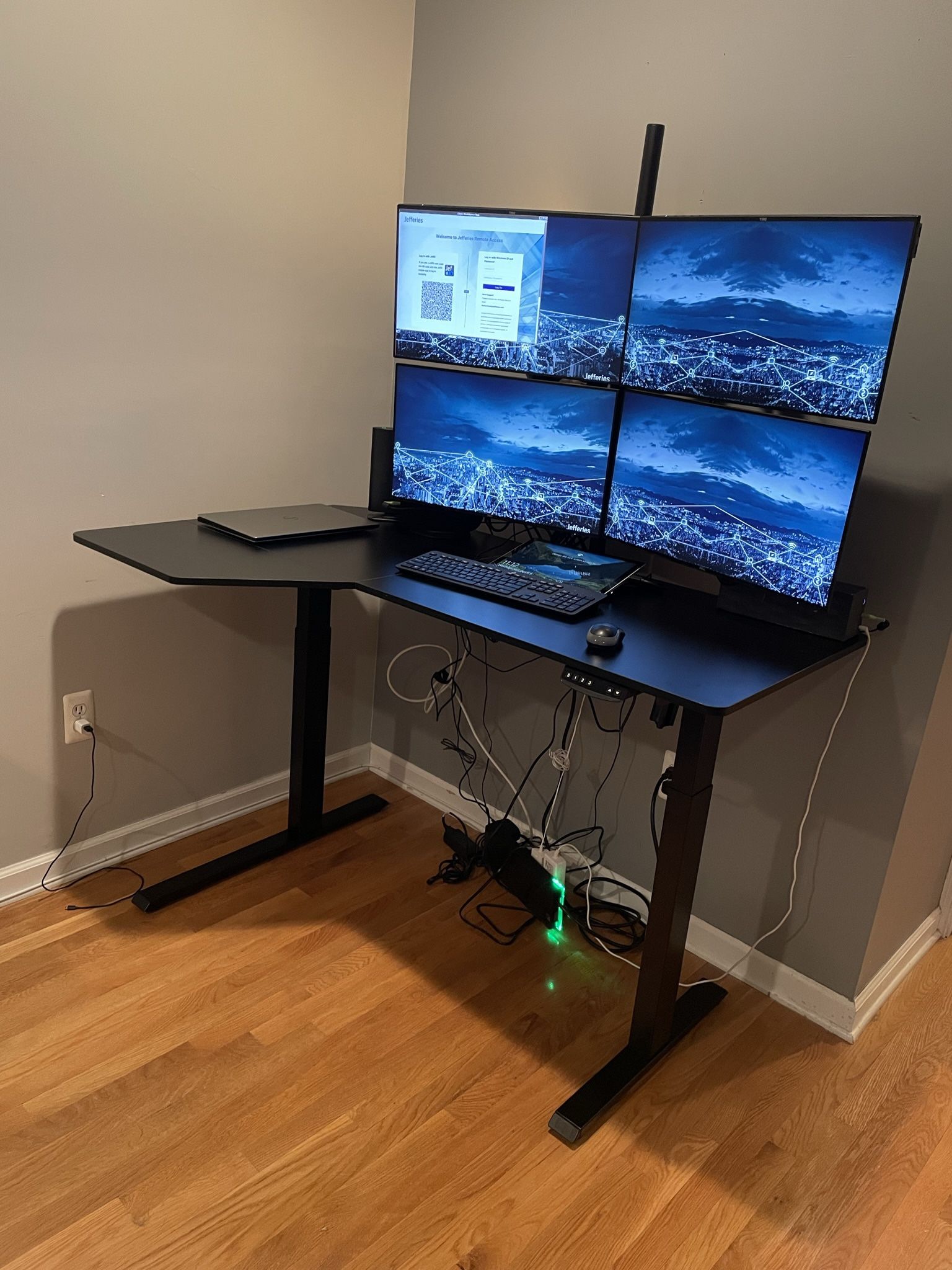 Dell UltraSharp 24” Monitors (U2419H / U2422H) – Excellent Condition, Optional Stands & VESA Mounts