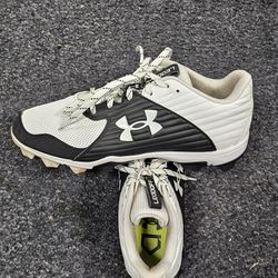 Under Armor Baseball Cleats Mens Size 9