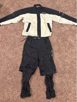 TaylorMade Men’s Medium Golf Rain Suit
