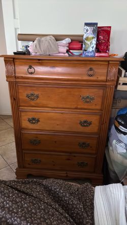 Solid Wood 5-Drawer Chest Dresser