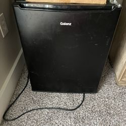 Mini Fridge 