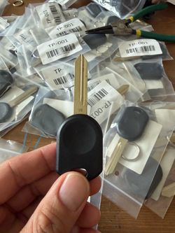 Transponder Key Shell For Ford H72 With Chip Holder