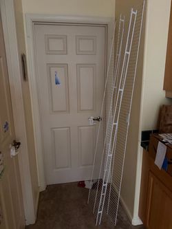 Free wire racks (2)