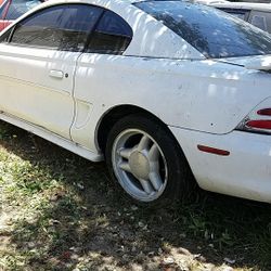 1994 Mustang Parting out. Doors, dash, glass