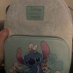 loungefly stitch bag