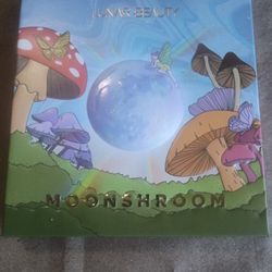 Lunar Beauty Moon Shroom Highlighter Palette