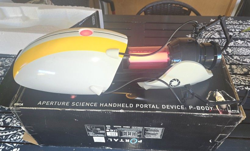 Valve Toys, Movies & Mor Aperture Science Handheld Portal Device - P