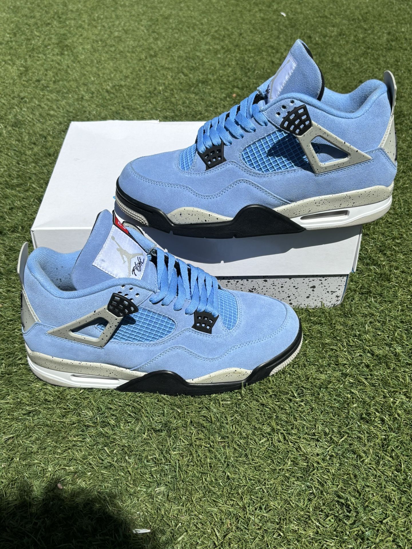 Jordan 4 UNC size 10 Men’s Worn 1-4 times Light Blue