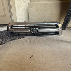 96 - 02 4 Runner Grill