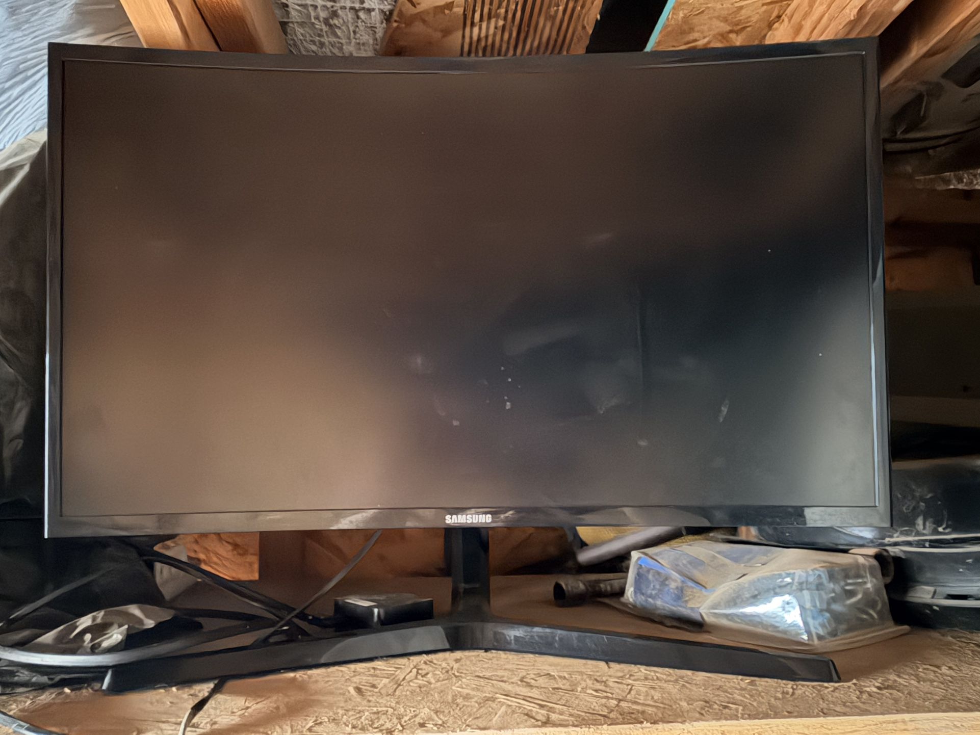 Samsung 27” Curved Monitor Retails For $160