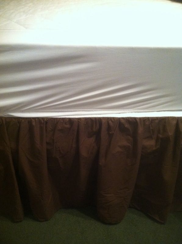 Twin bed skirt