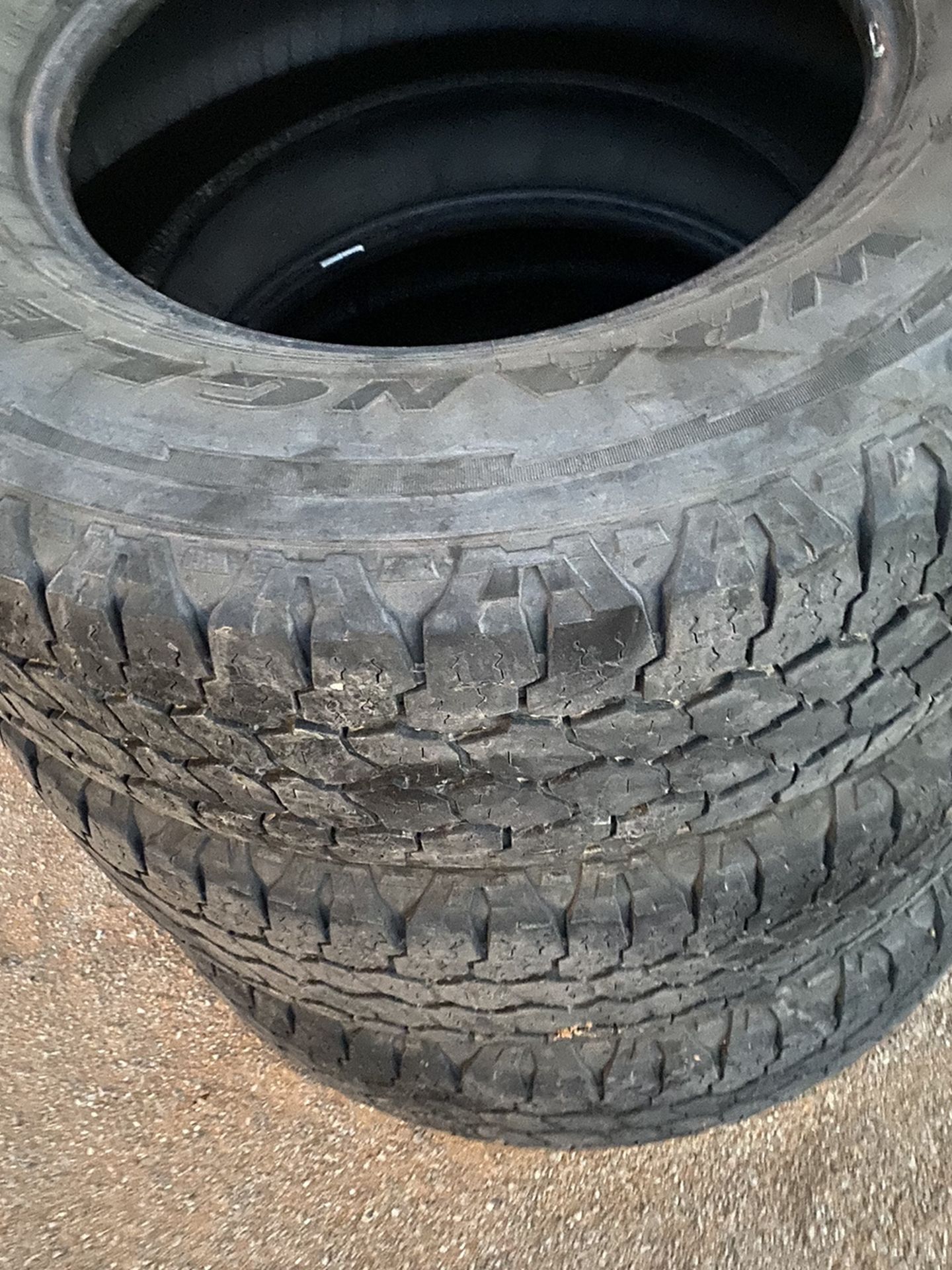 3 good tires 275/70R18