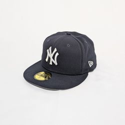 New Era 59FIFTY Yankees Fitted 7 1/2 Statue of Liberty Patch (Greetings From NY)