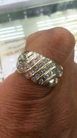 14k Gold Ring 1ct diamonds 6.2 grams