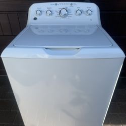 LIKE NEW GE WASHER