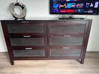 Wooden 6 Drawer Dresser