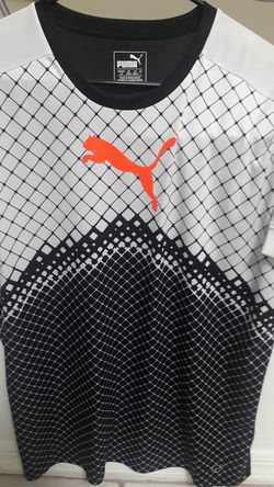 Puma SportT shirt new L looks great