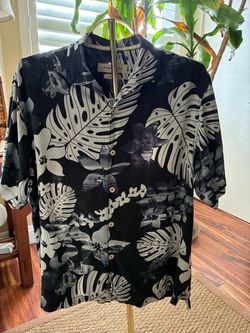Tommy Bahama  Hawaiian Tropical Print Shirt