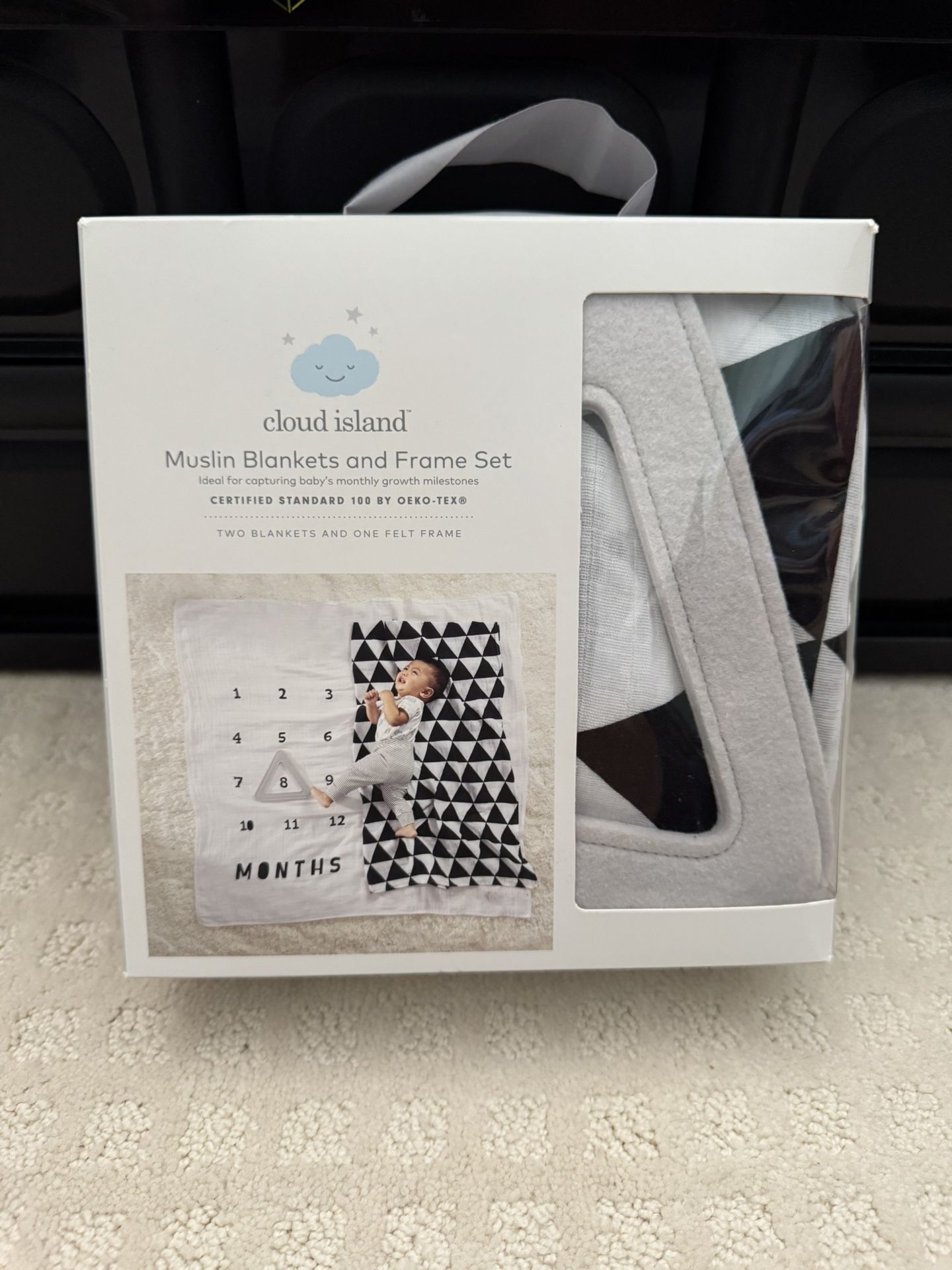 Muslin Blanket And Frame