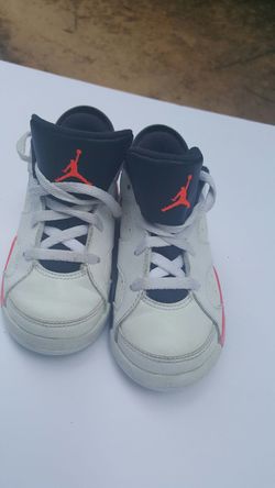 Youth Jordan's in excellent condition looking to sell ASAP