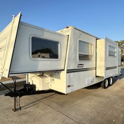 2005 Coleman Caravan 26 Ft Double-Slide