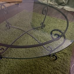 Round coffee table