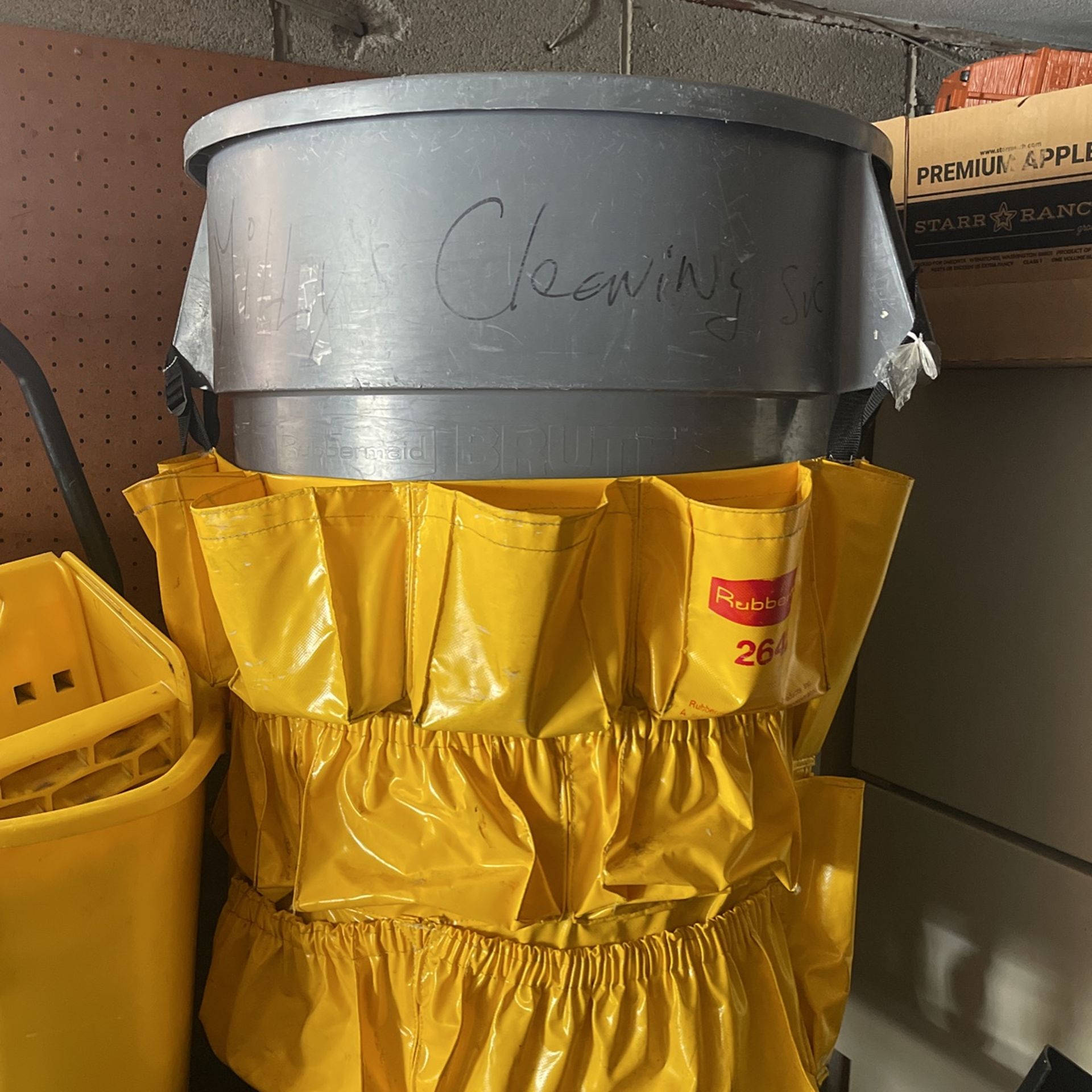 Commercial Cleaning Cart 