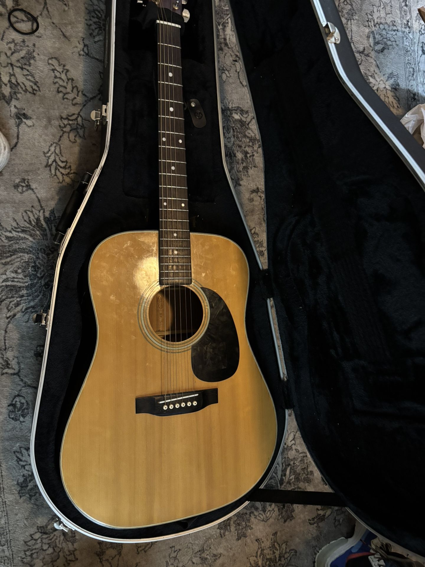 Sigma acoustic guitar model DM-5 💰$$500$$🤑