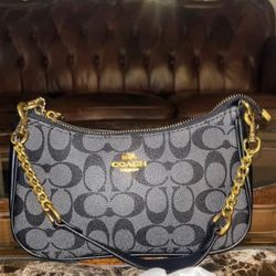 Black Coach Bag 🖤