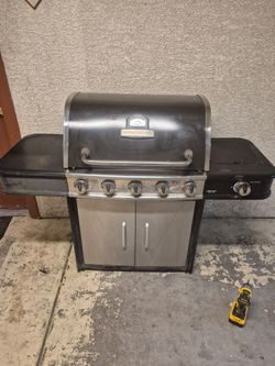 Brinkmann 5 burner + fryer gas grill