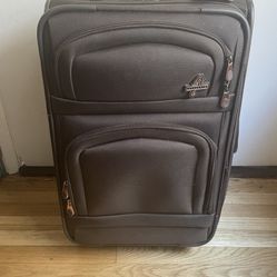 Luggage - Atlantic Lightweight Luggage - Feel Free To Ask Questions