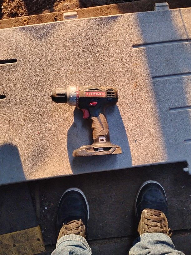 raftsman C3 19.2 Volt 1/2 Inch Drill/Driver.