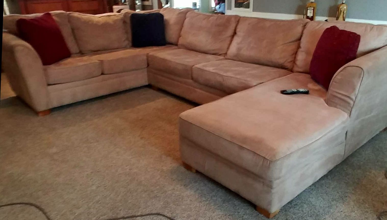 SMALL SECTIONAL SOFA WITH CHAISE