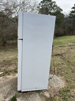 Whilrpool fridge refrigerator 18 cu/ft 