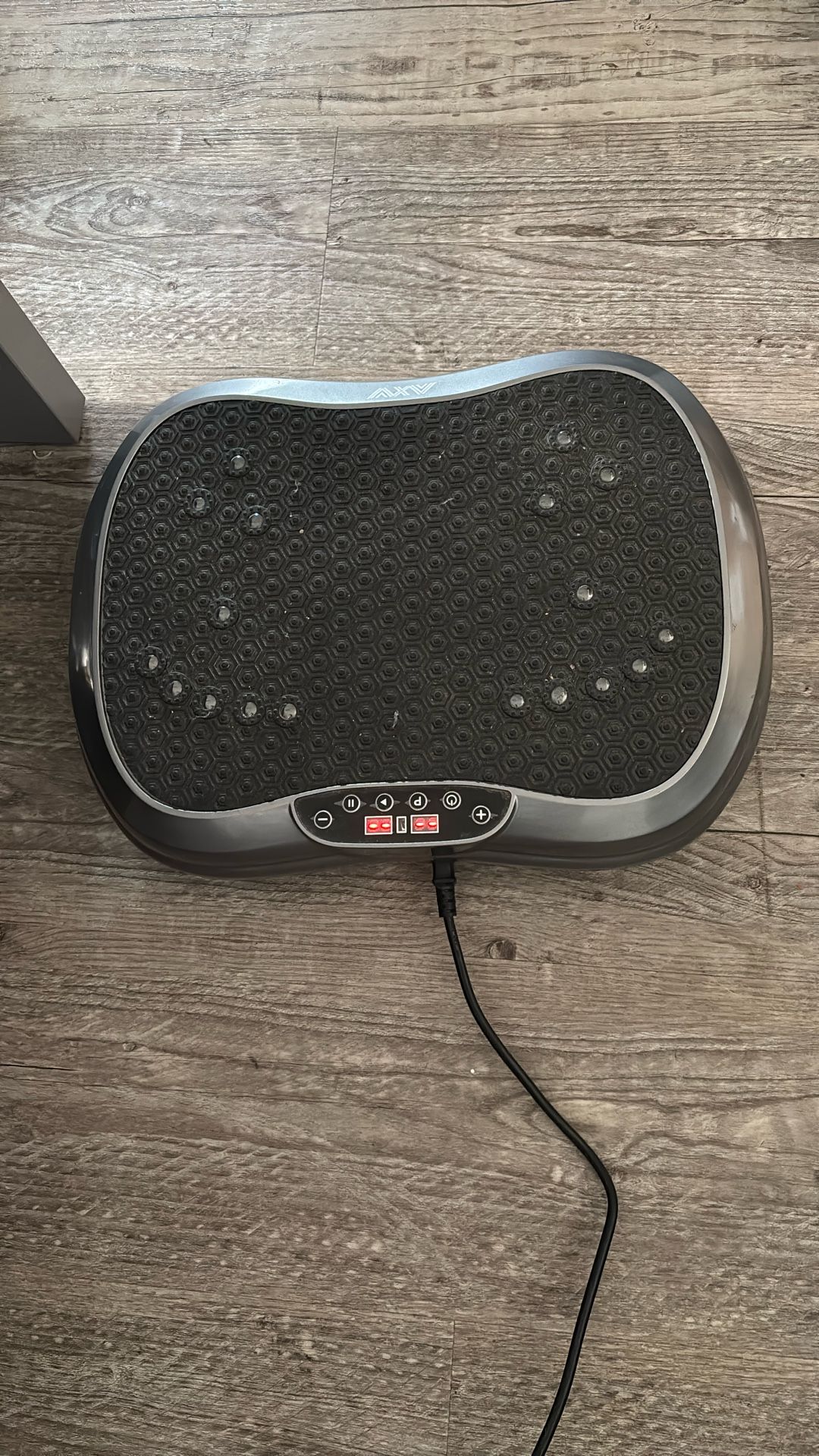 AXV Vibration Plate Exercise Machine Whole Body Workout Like New