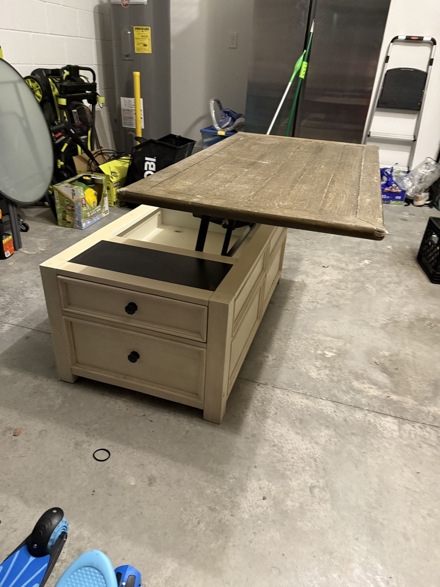 Coffee Table That Is Adjustable / Standing + Matching TV stand