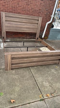 Nice King size Bed Set With Split Boxes Ashley’s Furniture I Have Really Nice Mattress For 100 More Foritvery Fat Mattress