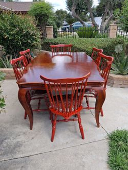 Large dining room table w/ chairs