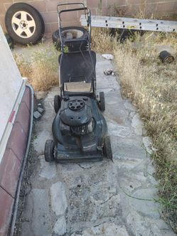 Sears lawnmower with craftsman engine 22in fwd