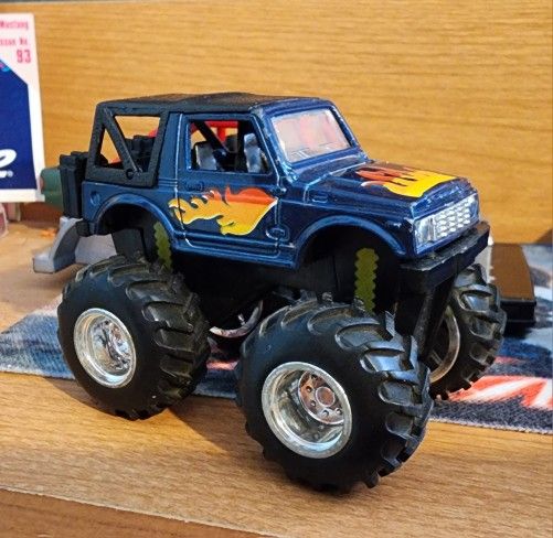 SUZUKI SAMURAI MONSTER TRUCK 1:64