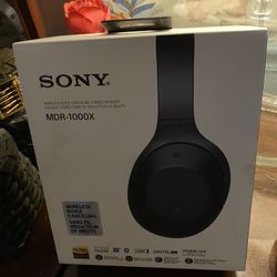 Brand New in Box SONY Wireless Noise Canceling Stereo Headset/Headphones Model MDR-1000