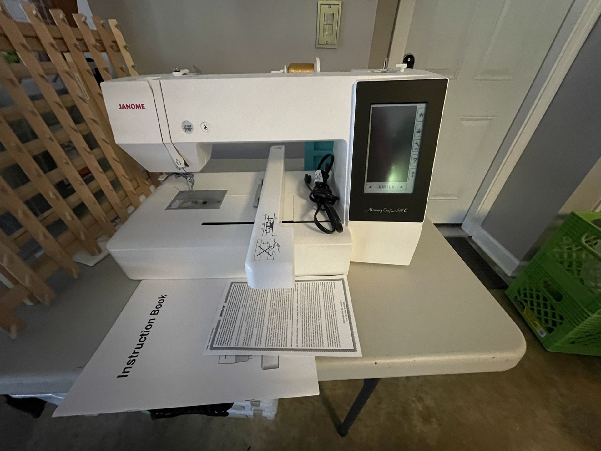 Janome 500E Memorycraft Embroiderer +++