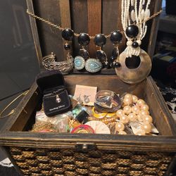 Jewlery Treasure Chest!