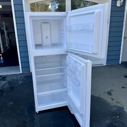 Magic Chef Fridge/Freezer 10.1 Cu Ft