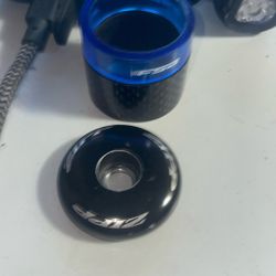 zipp top cap and fsa-carbon spacers