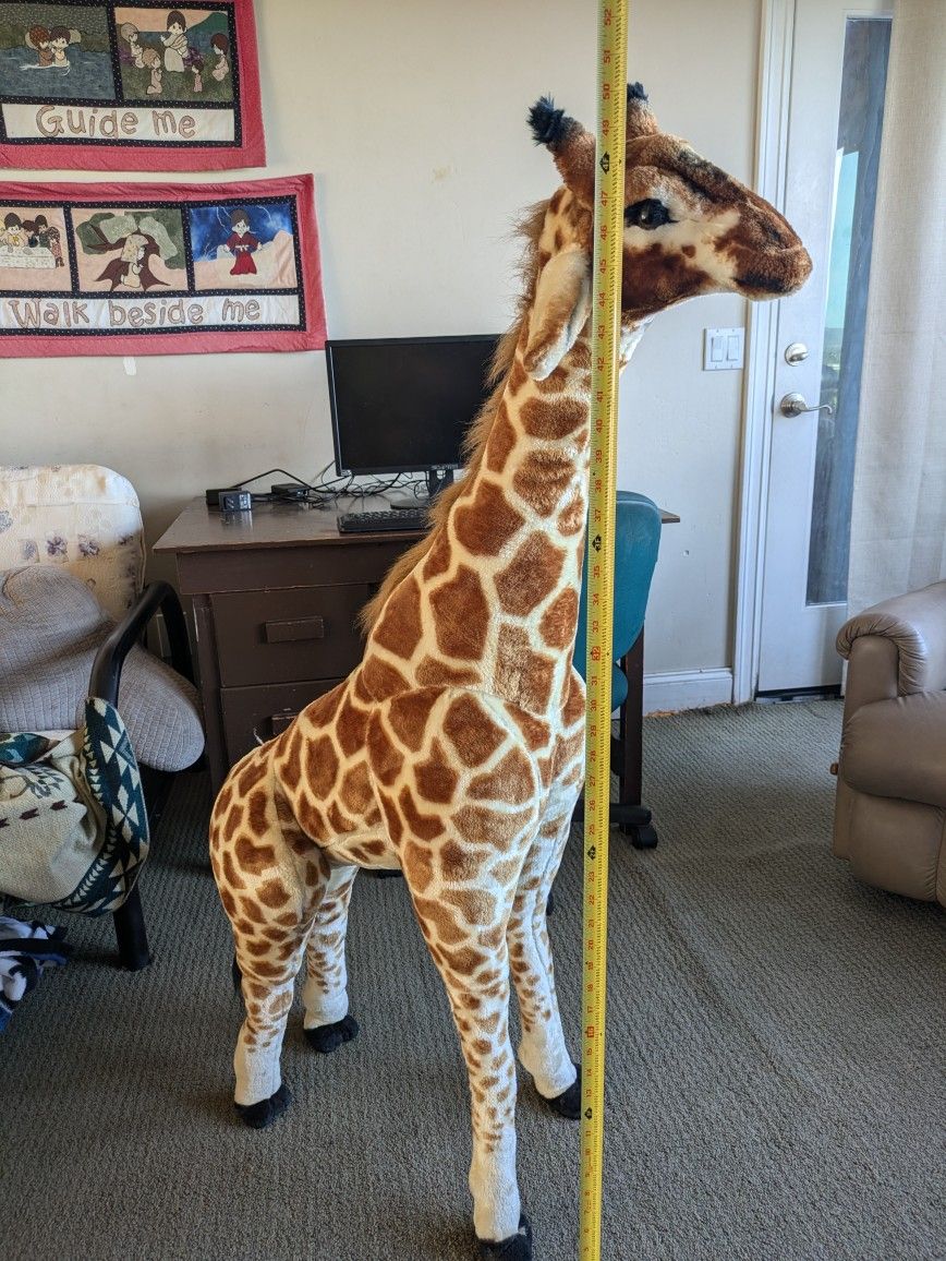 4' Stuffed Giraffe - Very Clean