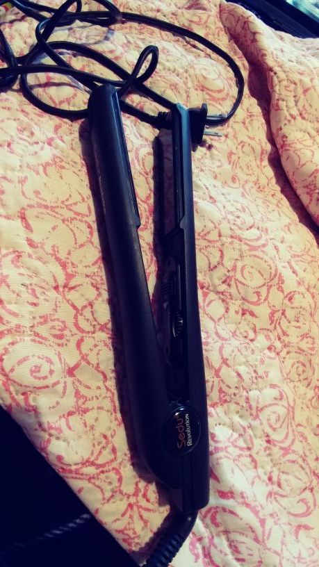 Straighing Hair Iron. Sedu Revolution Nano Tourmaline Ionic Styling Iron 1" Hair Flat Iron SR-500