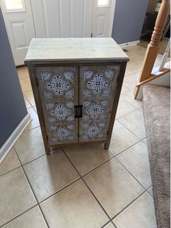 Hall cabinet